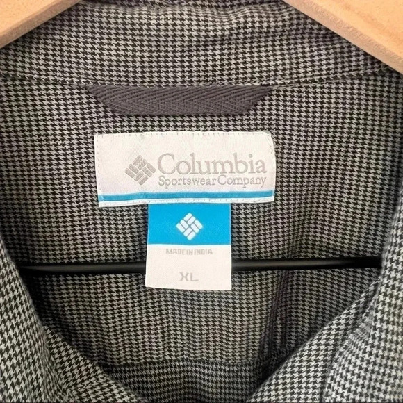 Columbia Button Up Shirt - Picture 5 of 5